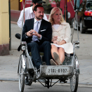 The Crown Prince and Crown Princess travelled by "cyclo" in Hanoi. Photo: Lise Åserud, NTB scanpix